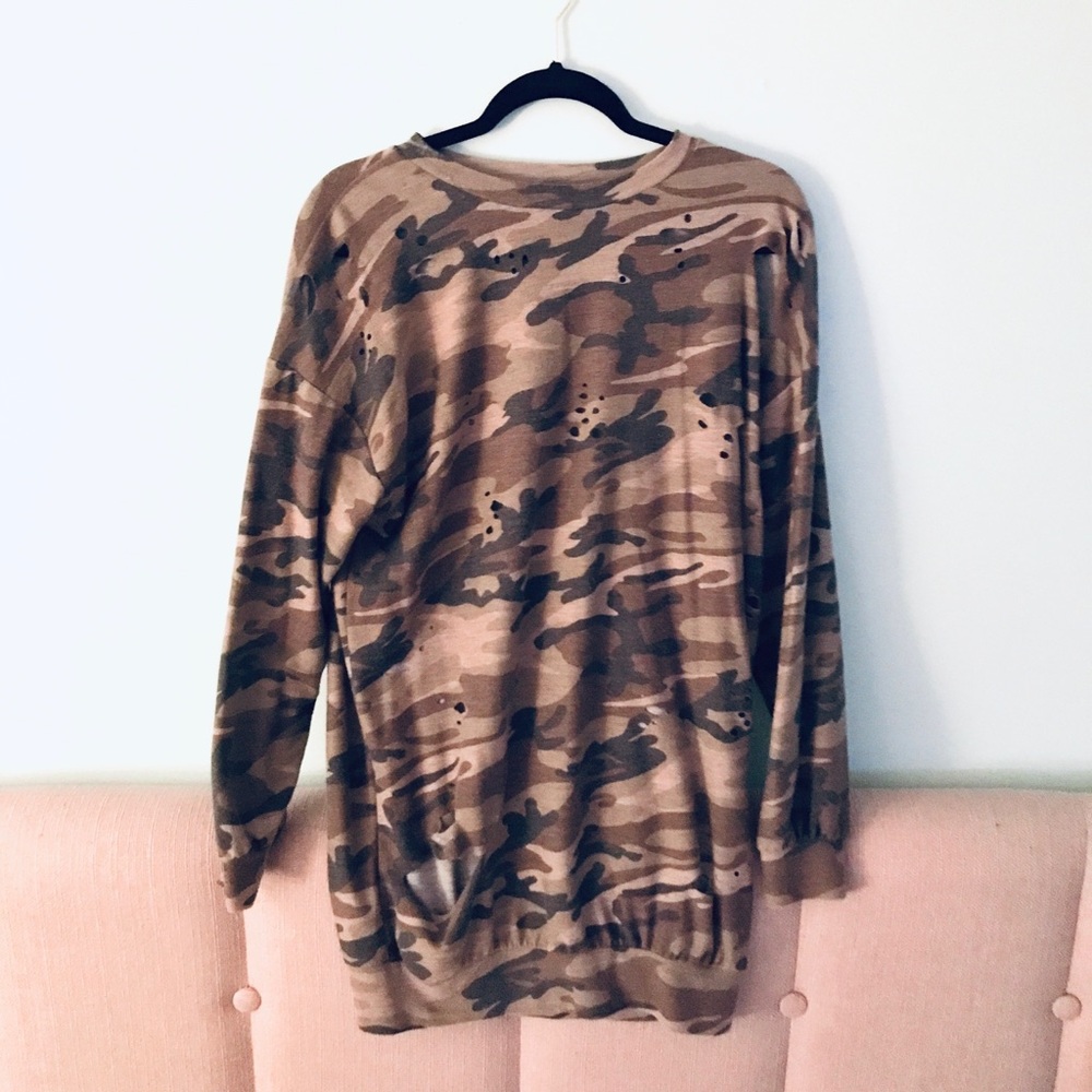 Host Pick 💫 Distress Camo Tunic - Picture 7 of 13